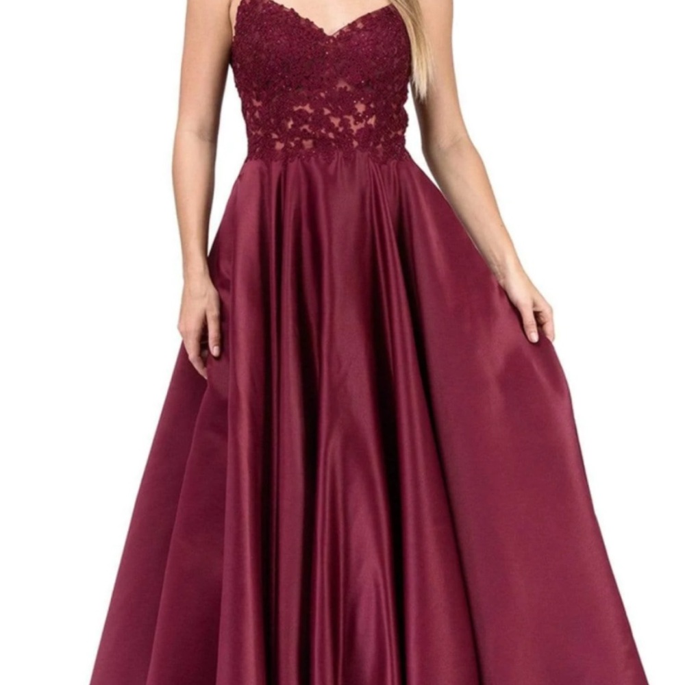 Stunning Burgundy prom dress!